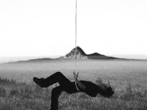 Rüyada Yüksekten Düşmek: Gizli Mesajlar